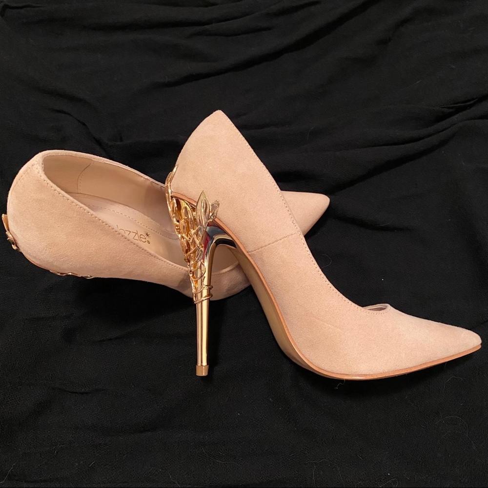 Shoedazzle Esperanza pump in cream and gold